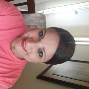 Meet your Posher, Elizabeth roque